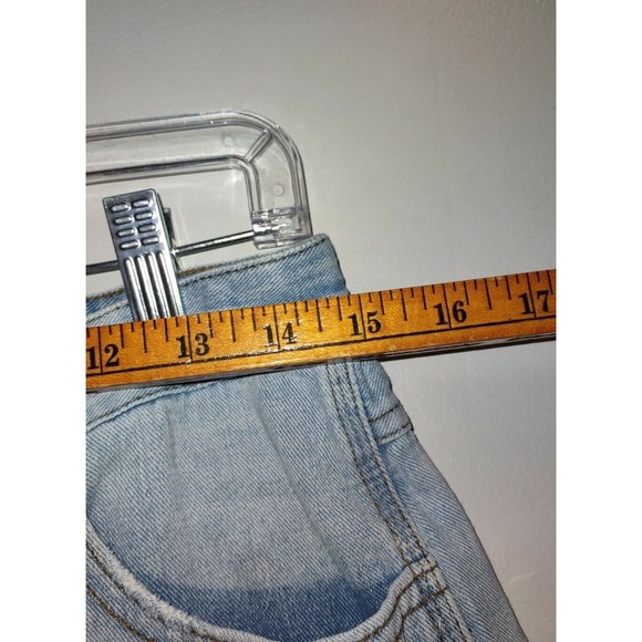 Free People Size 27 Button Up Distressed Light Wash Denim Shorts Cheeky - Picture 4 of 6